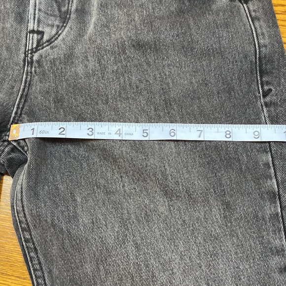 Good American Jeans Faded Black Distressed Knee Size 26 NWOT - Picture 14 of 14